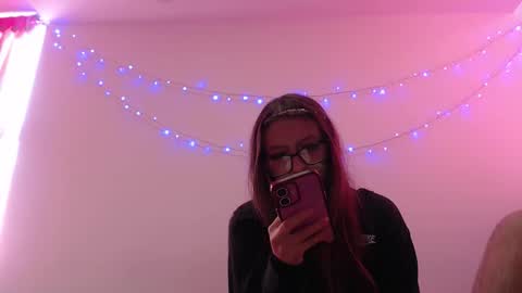 Maddy UwU online show from January 9, 7:04 pm