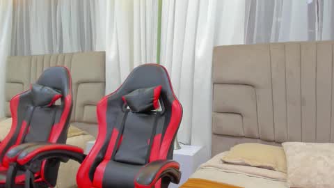 Maddy Moon  online show from March 14, 7:52 pm