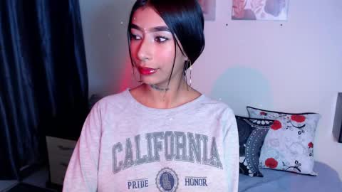 Maddy Parker  online show from February 5, 6:35 am