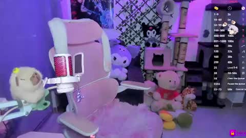 Maddy Foox online show from August 3, 11:52 pm