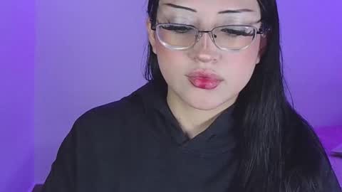 Snapshot of maddyghost chatting on December 5, 7:43 pm Please followme and rate me your thumbs up online show from December 5, 7:43 pm