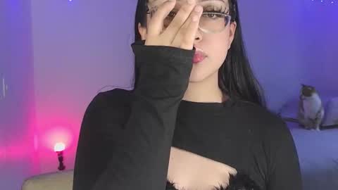 Snapshot of maddyghost chatting on December 19, 10:28 pm Please followme and rate me your thumbs up online show from December 19, 10:28 pm