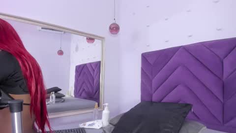 Snapshot of maddyjohnsonn chatting on October 21, 3:40 am maddyjohnsonn online show from October 21, 3:40 am