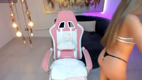 Maddy Owens online show from July 25, 10:57 am