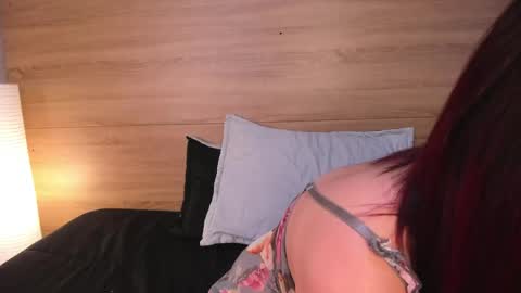 Snapshot of madelaine_blosson chatting on June 3, 2:33 pm Madelaine online show from June 3, 2:33 pm