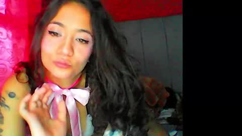 Snapshot of madelainee_buk chatting on December 5, 7:06 pm Buk online show from December 5, 7:06 pm