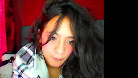 Snapshot of madelainee_buk chatting on December 18, 8:25 pm Buk online show from December 18, 8:25 pm