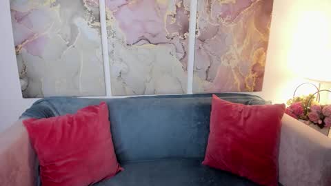 madelaines online show from January 11, 9:14 am