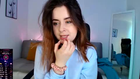 Snapshot of madelamee chatting on November 10, 3:55 pm madelamee online show from November 10, 3:55 pm