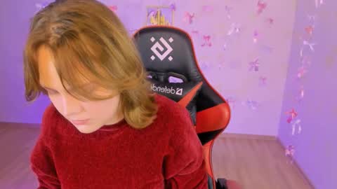 Madeline online show from November 9, 4:38 pm