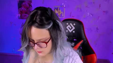 Madeline online show from November 28, 5:10 am