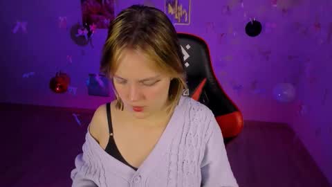 Madeline online show from December 18, 4:18 am