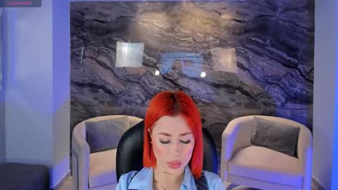 Snapshot of madelinefox_ chatting on January 8, 7:32 am Madeline online show from January 8, 7:32 am