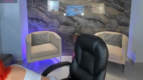 Snapshot of madelinefox_ chatting on January 9, 10:40 am Madeline online show from January 9, 10:40 am