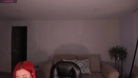 Snapshot of madelinefox_ chatting on January 14, 9:26 am Madeline online show from January 14, 9:26 am