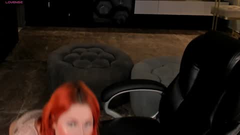 Snapshot of madelinefox_ chatting on February 18, 8:54 am Madeline online show from February 18, 8:54 am