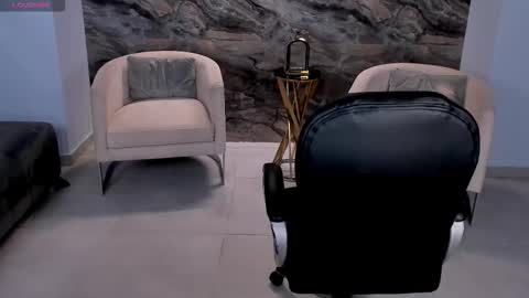 Snapshot of madelinefox_ chatting on February 24, 8:34 am Madeline online show from February 24, 8:34 am