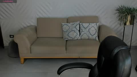 Snapshot of madelinefox_ chatting on March 2, 9:16 am Madeline online show from March 2, 9:16 am