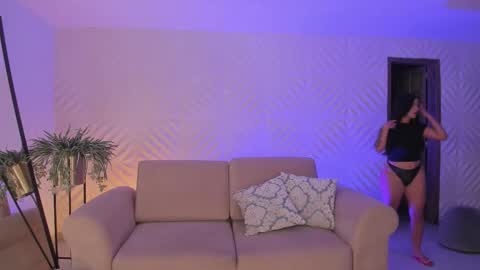 Snapshot of madelinefox_ chatting on March 11, 9:04 am Madeline online show from March 11, 9:04 am