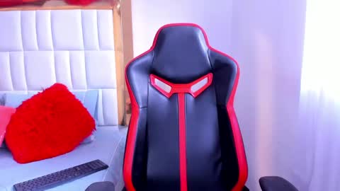 Madeline online show from February 6, 10:53 pm