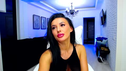 Snapshot of madena_ chatting on December 22, 6:37 pm Magda online show from December 22, 6:37 pm