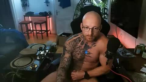 madhead95 online show from October 18, 8:42 pm