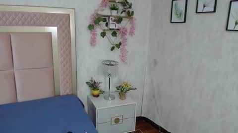 madhison_5 online show from February 20, 12:49 pm