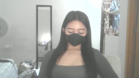 Snapshot of madi_perez chatting on March 28, 2:49 pm Madi online show from March 28, 2:49 pm