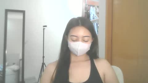 Snapshot of madi_perez chatting on March 31, 1:44 pm Madi online show from March 31, 1:44 pm