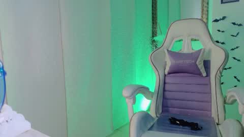 madison_jacksonn online show from August 6, 8:22 pm