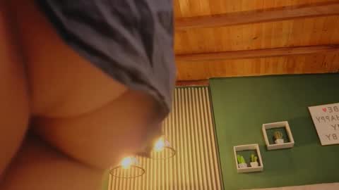 Snapshot of madison_little chatting on October 23, 12:26 pm Melissa 700 1400 -5 online show from October 23, 12:26 pm