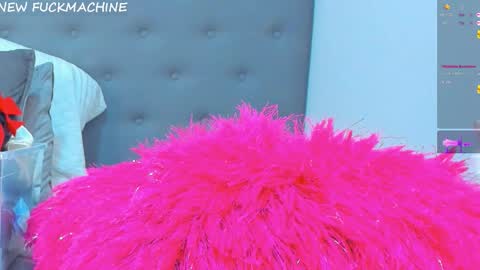 Snapshot of madison_milan chatting on November 22, 11:26 pm online show from November 22, 11:26 pm