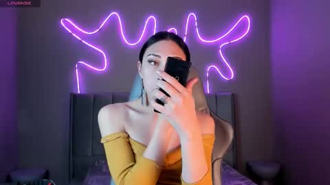 madison_rey__ online show from December 3, 1:42 pm