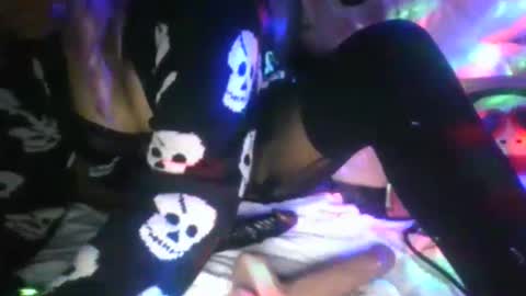 Snapshot of madisonjayde77 chatting on January 29, 4:15 am MadisonJayde online show from January 29, 4:15 am