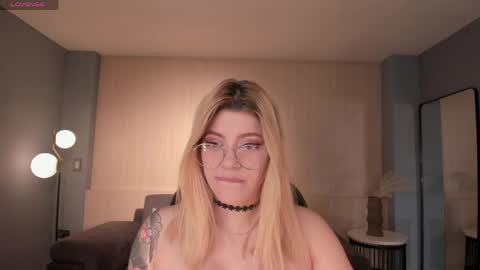 Madison Kane online show from April 19, 11:09 am