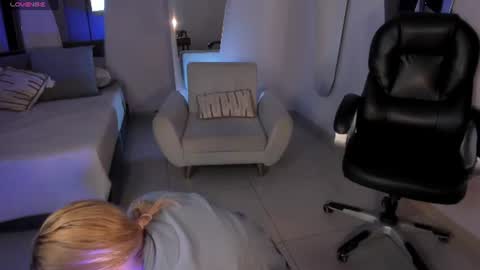Snapshot of madisonkane chatting on July 7, 9:46 am Madison Kane online show from July 7, 9:46 am