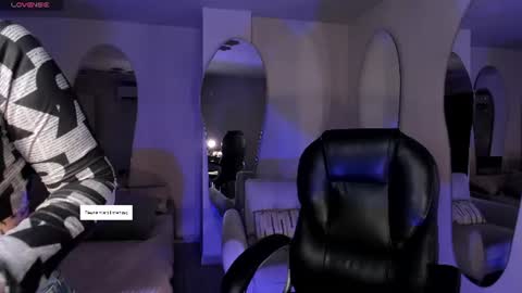 Snapshot of madisonkane chatting on July 12, 11:01 am Madison Kane online show from July 12, 11:01 am