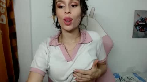 My name is madi Lushdomi is activeThere are legends that in this room all your wishes can come true  Private is Open online show from December 18, 11:40 pm