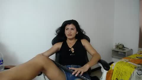 madisson_jones18 online show from July 30, 7:13 pm