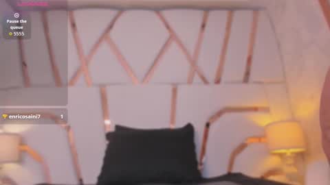 Snapshot of madisson_rivas chatting on October 27, 10:36 pm online show from October 27, 10:36 pm