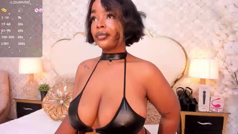 Snapshot of madissonlopez chatting on November 7, 9:59 pm Madisson Lopez online show from November 7, 9:59 pm