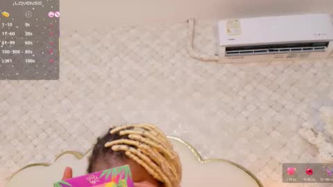 Snapshot of madissonlopez chatting on November 23, 8:52 pm Madisson Lopez online show from November 23, 8:52 pm