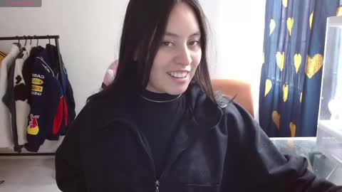 Snapshot of madissonn__ chatting on May 11, 7:00 pm MADY online show from May 11, 7:00 pm