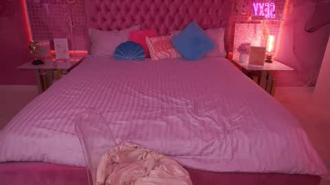 Snapshot of madissonsoft chatting on October 22, 1:00 pm madissonsoft online show from October 22, 1:00 pm