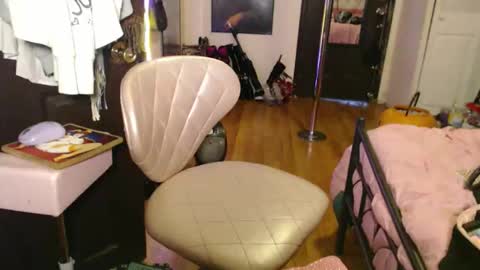 Maditron online show from February 20, 11:27 pm