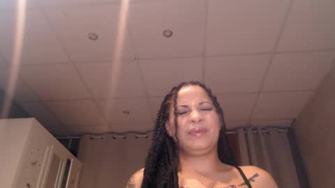 Snapshot of madiysony chatting on June 9, 5:52 am madiysony online show from June 9, 5:52 am