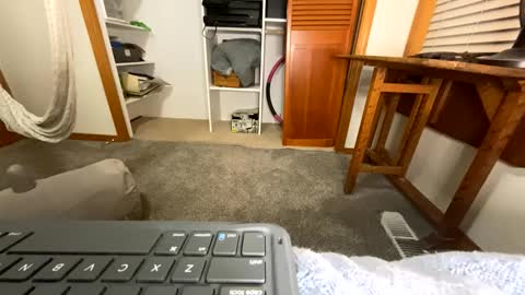 MayUjoin29 online show from January 25, 6:55 am
