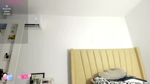 Snapshot of mady_edwards chatting on November 21, 11:14 pm Mady online show from November 21, 11:14 pm