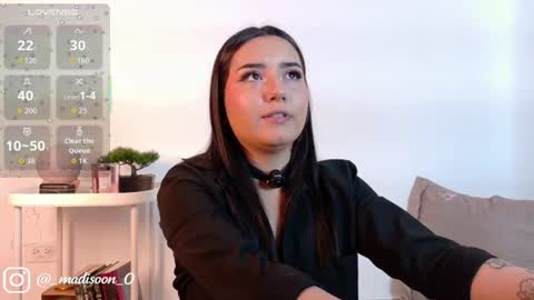 Snapshot of mady_malkovax chatting on June 17, 7:04 pm Mady online show from June 17, 7:04 pm