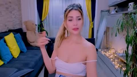 Madye Roberts online show from January 10, 10:25 pm